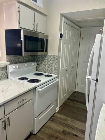 12660 Ashford Point Drive 608, Houston, TX 77082