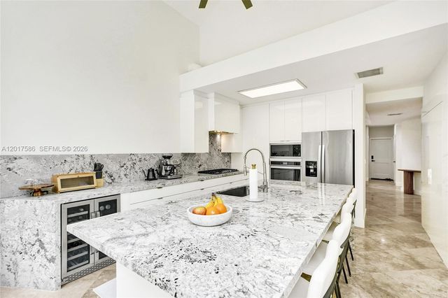 10340 NW 46th Ter, Doral, FL 33178