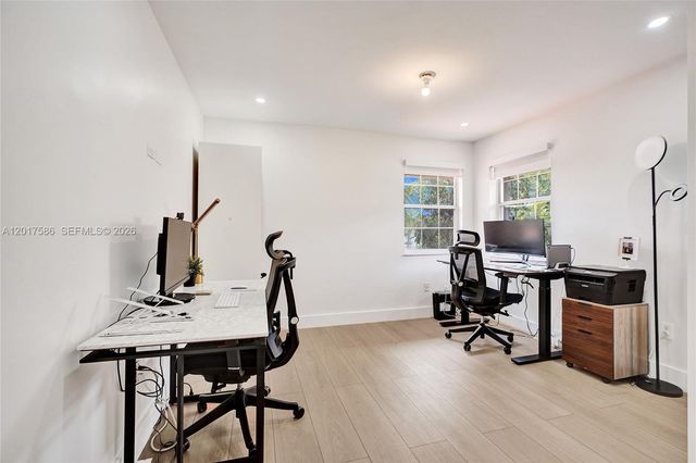 10340 NW 46th Ter, Doral, FL 33178