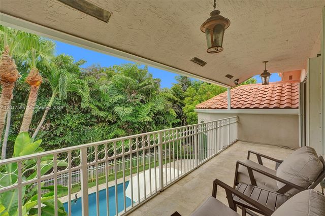 10340 NW 46th Ter, Doral, FL 33178