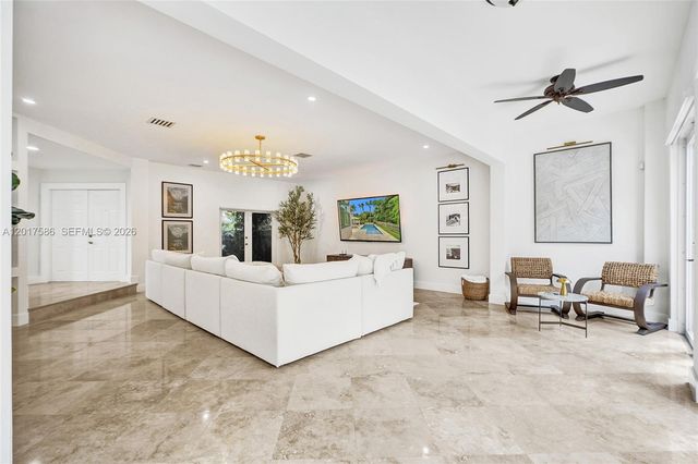 10340 NW 46th Ter, Doral, FL 33178
