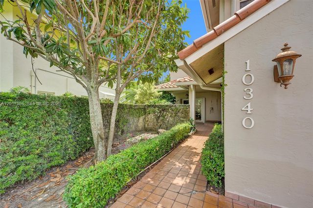 10340 NW 46th Ter, Doral, FL 33178