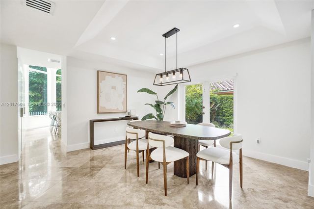 10340 NW 46th Ter, Doral, FL 33178