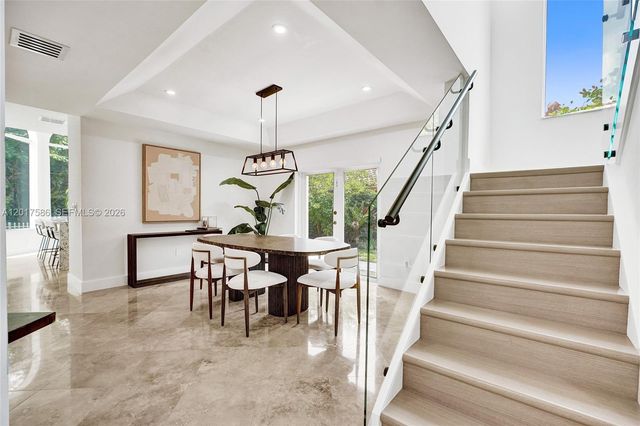 10340 NW 46th Ter, Doral, FL 33178