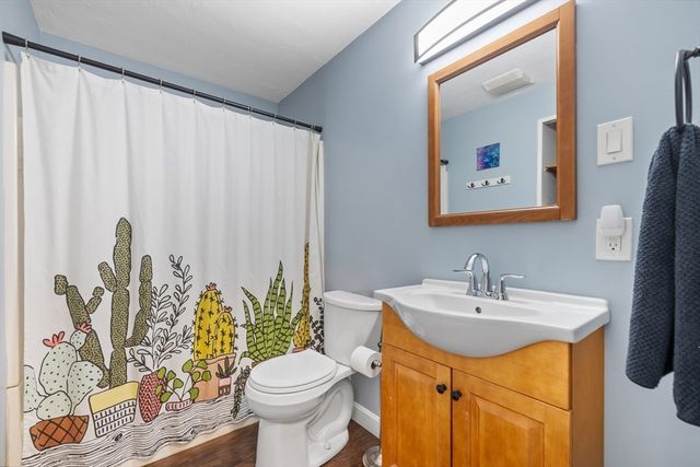 102 Brookside Rd, Rockland, MA 02370