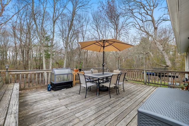 102 Brookside Rd, Rockland, MA 02370