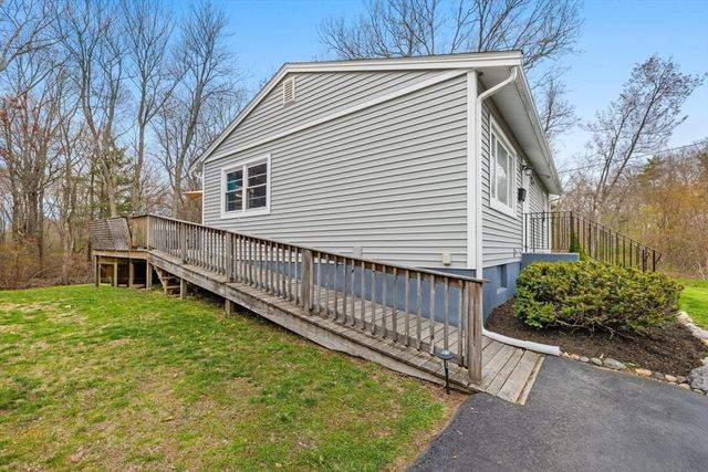 102 Brookside Rd, Rockland, MA 02370