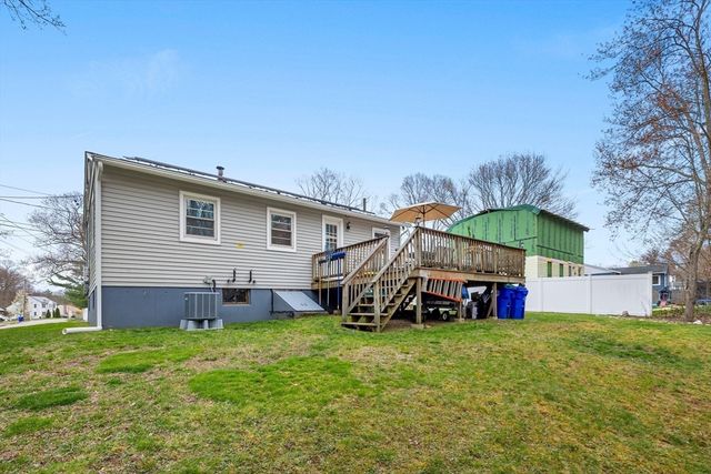102 Brookside Rd, Rockland, MA 02370