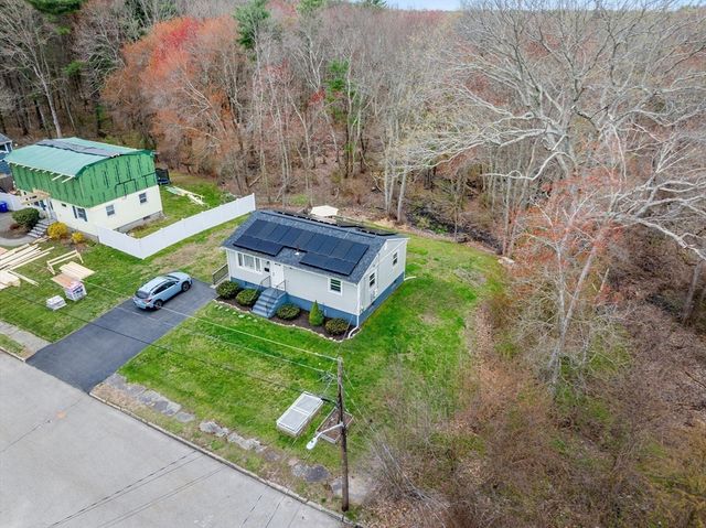 102 Brookside Rd, Rockland, MA 02370