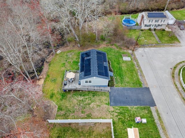 102 Brookside Rd, Rockland, MA 02370