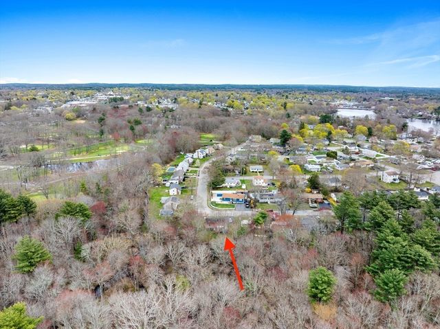 102 Brookside Rd, Rockland, MA 02370
