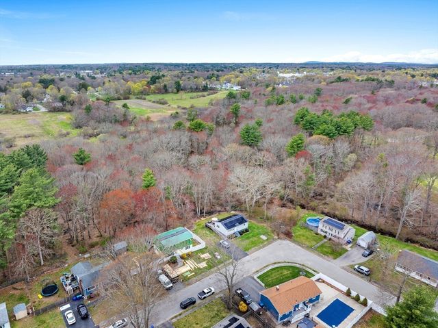 102 Brookside Rd, Rockland, MA 02370