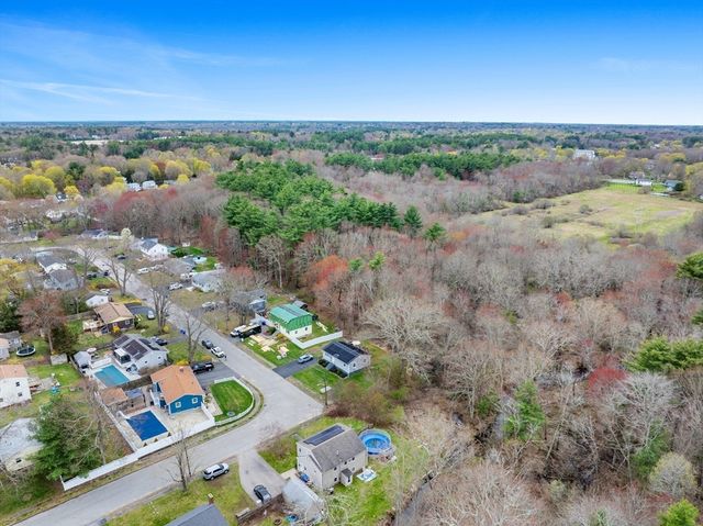 102 Brookside Rd, Rockland, MA 02370