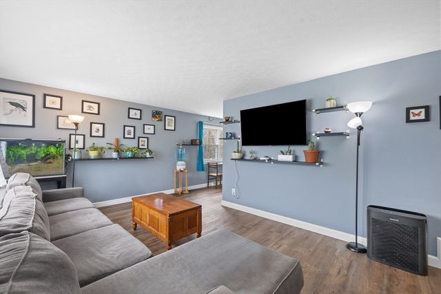 102 Brookside Rd, Rockland, MA 02370