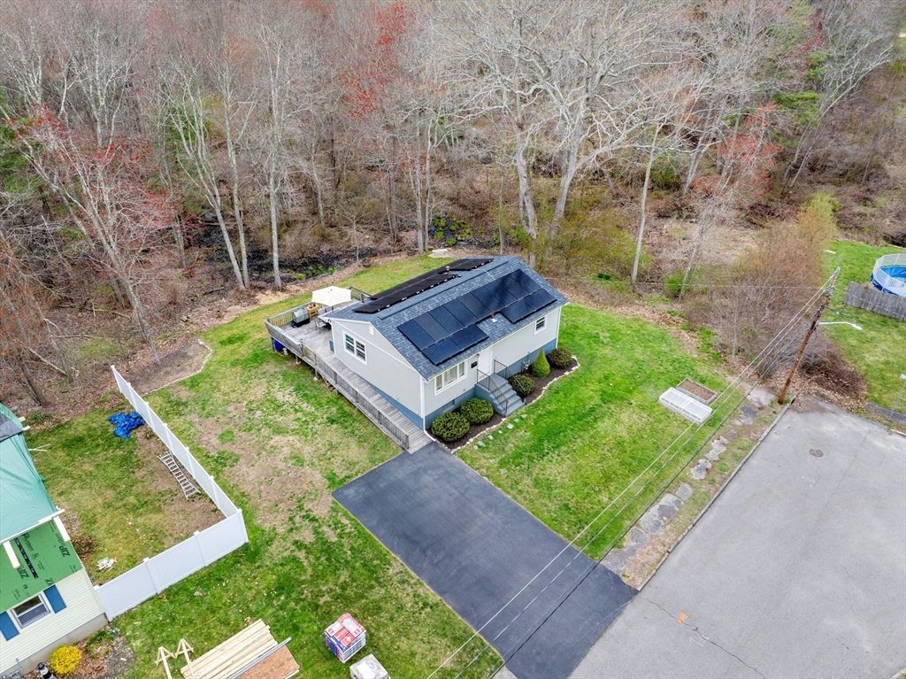 102 Brookside Rd, Rockland, MA 02370