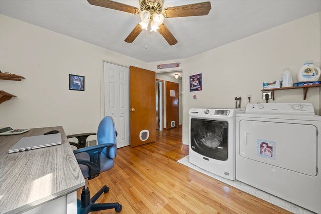 14 Richard Cir, Woburn, MA 01801