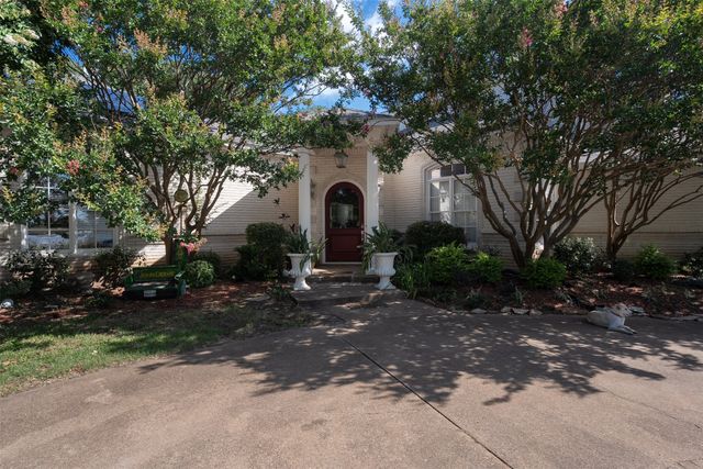 6529 Asher Road, Alvarado, TX 76009