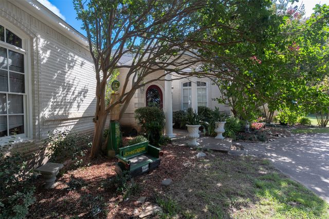 6529 Asher Road, Alvarado, TX 76009