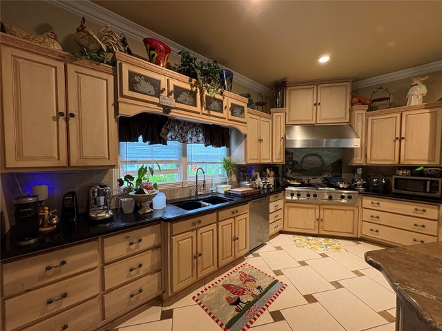 6529 Asher Road, Alvarado, TX 76009