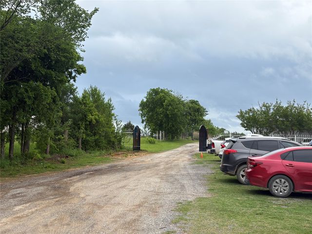 6529 Asher Road, Alvarado, TX 76009