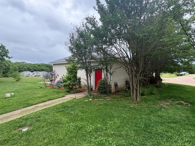 6529 Asher Road, Alvarado, TX 76009