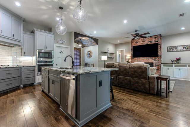 830 Grand Teton Drive, Benton, AR 72019