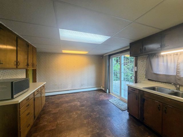 32 Hartness Avenue, Springfield, VT 05156