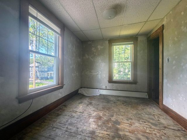 32 Hartness Avenue, Springfield, VT 05156