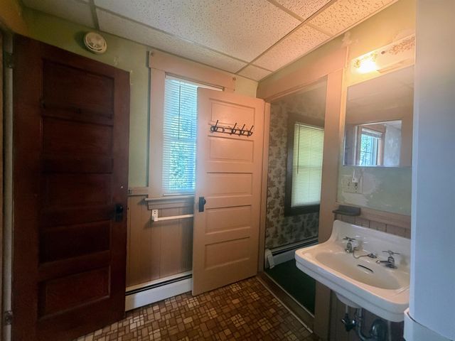 32 Hartness Avenue, Springfield, VT 05156