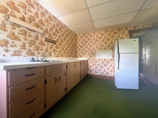 32 Hartness Avenue, Springfield, VT 05156