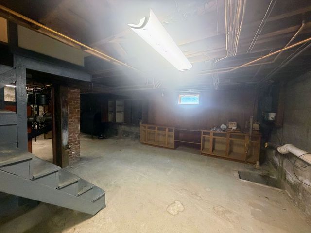 32 Hartness Avenue, Springfield, VT 05156