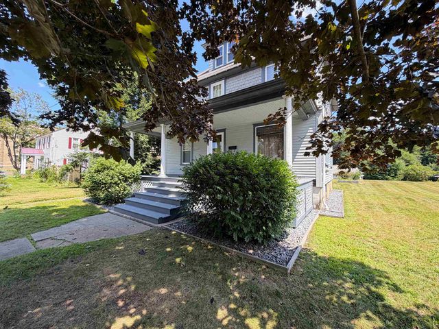 32 Hartness Avenue, Springfield, VT 05156