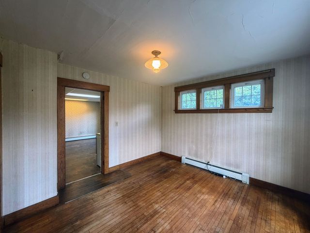 32 Hartness Avenue, Springfield, VT 05156