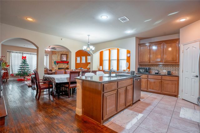 1624 Zebra Finch Drive, Little Elm, TX 75068