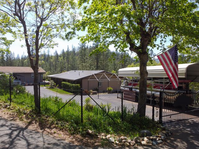 880 Union Hill Road, Douglas City, CA 96024