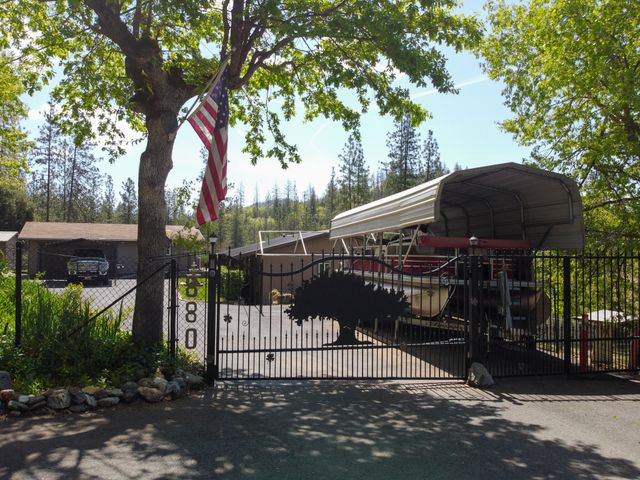 880 Union Hill Road, Douglas City, CA 96024