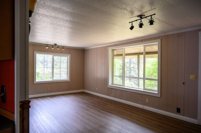 880 Union Hill Road, Douglas City, CA 96024