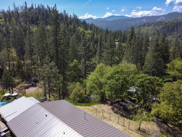 880 Union Hill Road, Douglas City, CA 96024