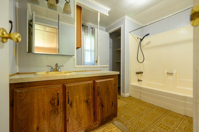 880 Union Hill Road, Douglas City, CA 96024