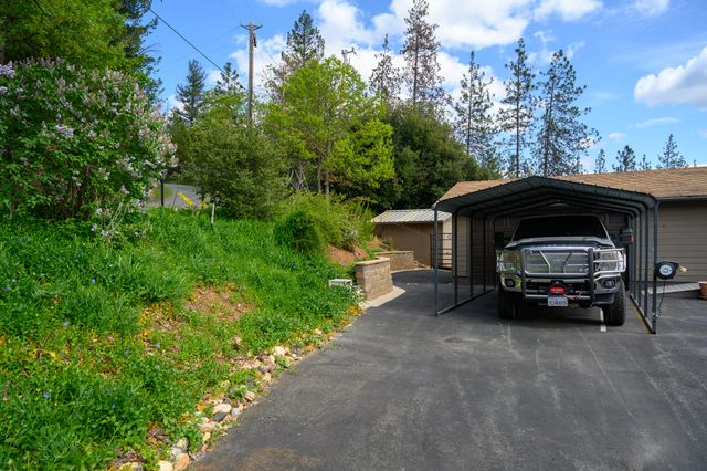 880 Union Hill Road, Douglas City, CA 96024
