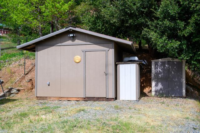 880 Union Hill Road, Douglas City, CA 96024