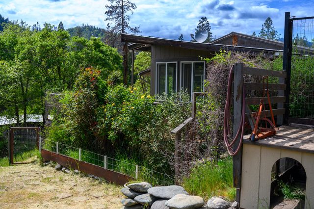 880 Union Hill Road, Douglas City, CA 96024