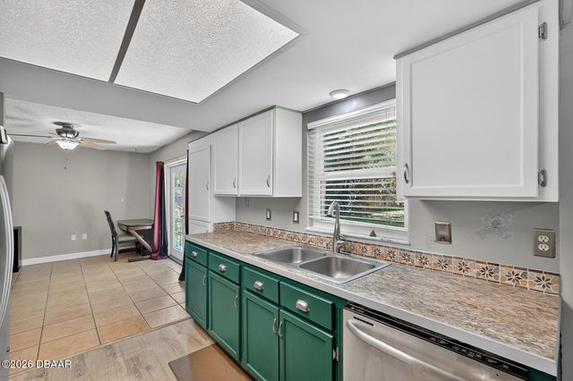 262 Clara Vista Street, Debary, FL 32713