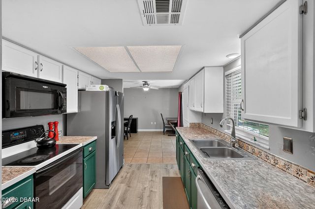 262 Clara Vista Street, Debary, FL 32713