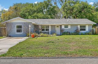 262 Clara Vista Street, Debary, FL 32713