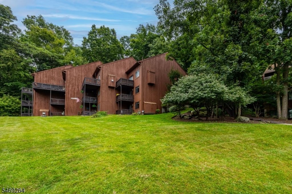 7 Augusta Dr 7, Vernon Twp., NJ 07462 — photo 3