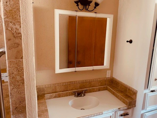 3601 Waterloo Dr, Corpus Christi, TX 78415