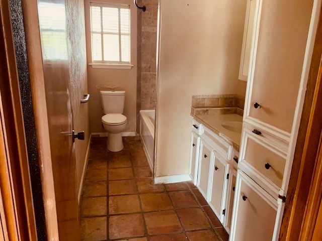 3601 Waterloo Dr, Corpus Christi, TX 78415