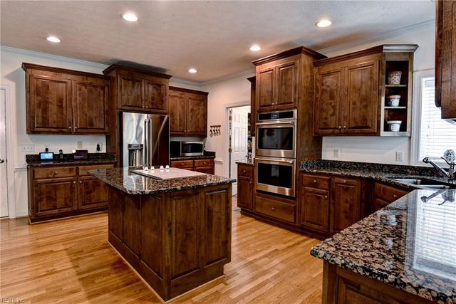 700 Water Fowl DR, Yorktown, VA 23692