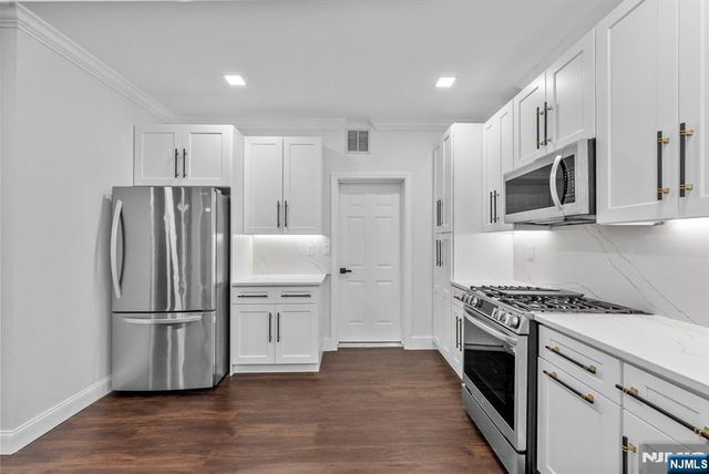 64 George Russell Way 36, Clifton, NJ 07013